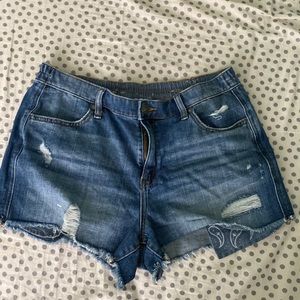 These are aerie Jean shorts. They are a size medium. With plenty of pocket space